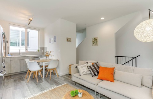 North Queen Anne Casa | 5 Mi to Dtwn: Pet-Friendly Townhome in Seattle!