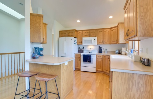 Fargo Casa | 5 Mi to Dtwn: Pet-Friendly 'Wheatland Twin' Home!
