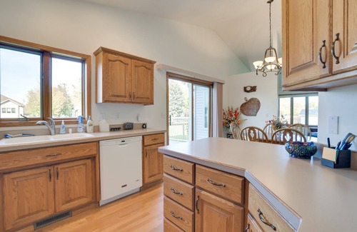 Fargo Casa | 5 Mi to Dtwn: Pet-Friendly 'Wheatland Twin' Home!