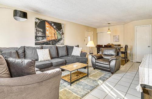 Pike Casa | 5 Mi to Eagle Creek Park Home with Fenced Yard!