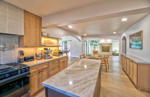 Bay Ho Casa | 5 Mi to La Jolla Cove: Spacious Retreat w/Hot Tub