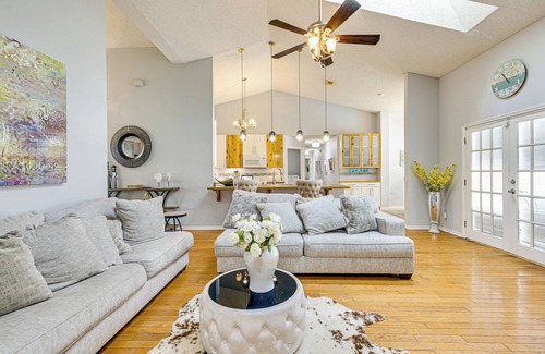 Conway Casa | 5 Mi to Lake Eola Park: Orlando Home w/ Pool!