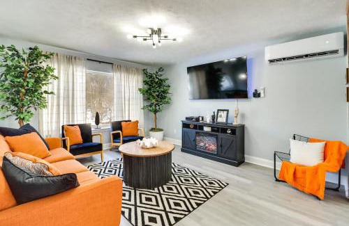 Long Pond Casa | 5 Mi to Lake Naomi Home with Hot Tub and Fire Pit