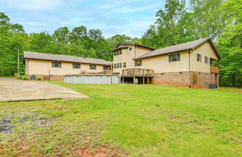 Tigerville Casa | 5 Mi to Lake Robinson BBQ-Ready Home with Pool