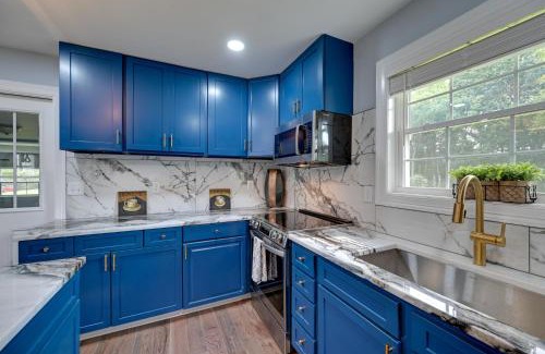 Midway Casa | 5 Mi to Lake Thom-A-Lex Pet-Friendly Retreat