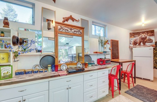 Libby Apartamento | 5 Mi to Logan State Park: Studio w/ Outdoor Space!