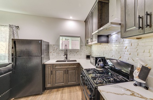 Sylmar Casa | 5 Mi to Metrolink: Pet-Friendly Los Angeles Home!