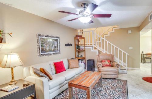 Gulf Breeze Casa | 5 Mi to Pensacola Beach Townhome with Yard!