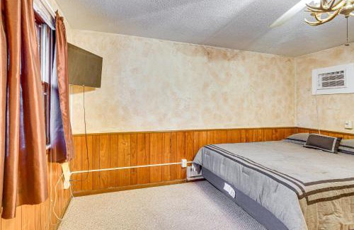 Lake Mills Apartamento | 5 Mi to Rice Lake State Park Lake Mills Studio