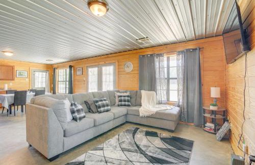 Sardis Casa | 5 Mi to Sardis Lake Pet-Friendly Cabin Rental