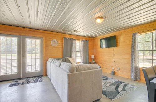Sardis Casa | 5 Mi to Sardis Lake Pet-Friendly Cabin Rental
