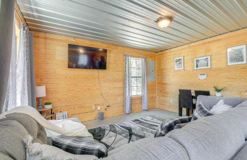 Sardis Casa | 5 Mi to Sardis Lake Pet-Friendly Cabin Rental