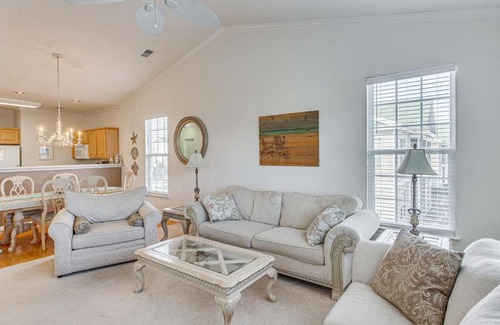 Sunset Beach Apartamento | 5 Mi to Shore Condo with Patio in Sunset Beach!