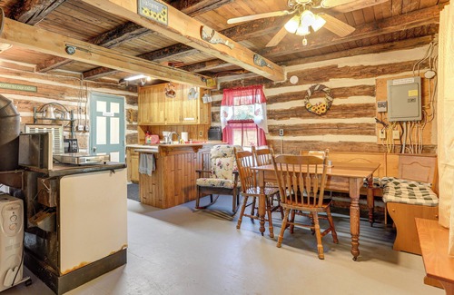 Penfield Cabina | 5 Mi to State Parks: Penfield Cabin w/Fire Pit!