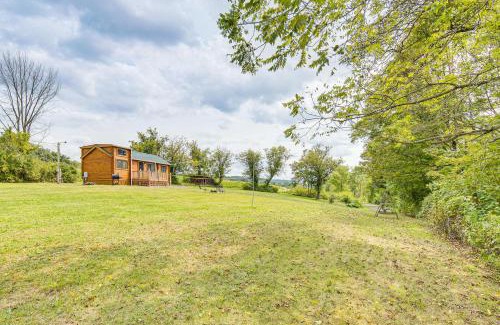 Selinsgrove Casa | 5 Mi to Susquehanna Boating! Secluded Log Cabin