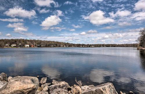 Tobyhanna Casa | 5 Mi to Tobyhanna State Park Home with Game Room!
