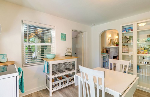 Vero Beach Casa | 5 Mi to Vero Beach: Vintage Home w/ Sauna & Grill!
