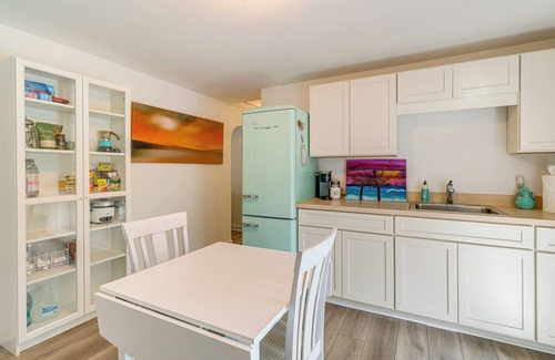 Vero Beach Casa | 5 Mi to Vero Beach: Vintage Home w/ Sauna & Grill!