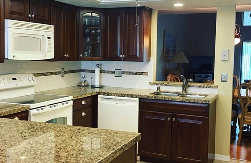 Gleneagles Casa | 5 miles from downtown Naples 5th Avenue!
