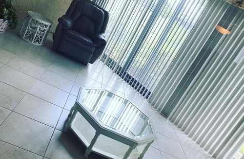 Gleneagles Casa | 5 miles from downtown Naples 5th Avenue!