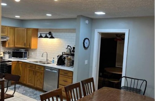 Dale Casa | 5 Miles from Holiday World sleeps 11+ —Family Escape