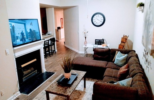 SoNo Apartamento | .5 miles from the stadium