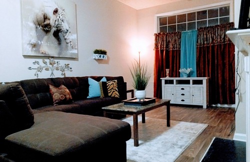 SoNo Apartamento | .5 miles from the stadium