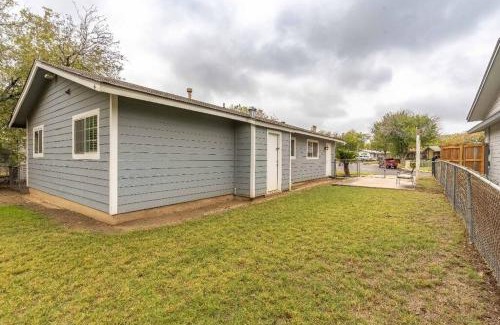 West San Antonio Casa | 5 miles to Lackland AFB Cozy Casa with King Bed
