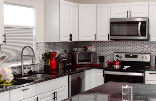 Near Northside Casa | 5 min drive to Downtown, 10 min walk to Bottleworks District & Mass Ave