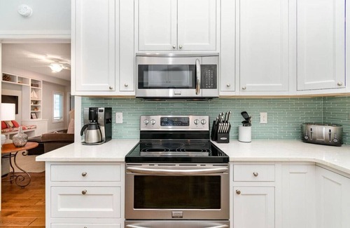 Northeast Virginia Beach Apartamento | > 5 min from beach & state park | Patio | Grill