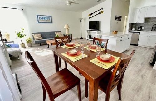 Tampa Villa | 5 min to Airport, Walking Distance to Bucs Stadium