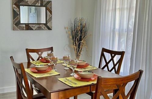 Tampa Villa | 5 min to Airport, Walking Distance to Bucs Stadium