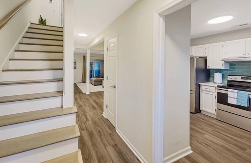 Old Village Casa | 5 Min to Beach — King Beds