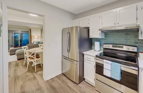 Old Village Casa | 5 Min to Beach — King Beds