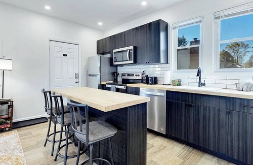 Woodburn Casa | 5 Min to Campus and Downtown Morgantown, River View, 3B 2B