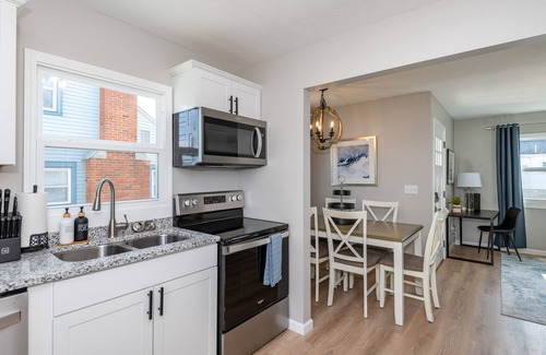 Dayton Casa | 5 Min to UD | Fire Pit | Fenced Yard