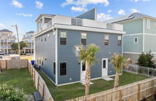 Wilmington Beach Apartamento | 5 min walk to Beach Roof Patio Office Garage BBQ