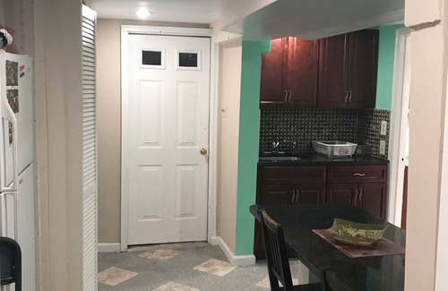 Columbia Heights Apartamento | 5-min walk to Columbia Heights Metro 1BR Furnished English Basement Apartment DC