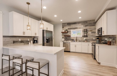 Bradenton Casa | 5 Min walk to Downtown, Pier 22, And the Riverwalk!