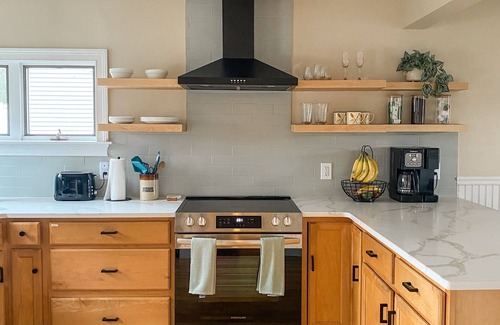 New Fairfield Casa | 5 min walk to private beach