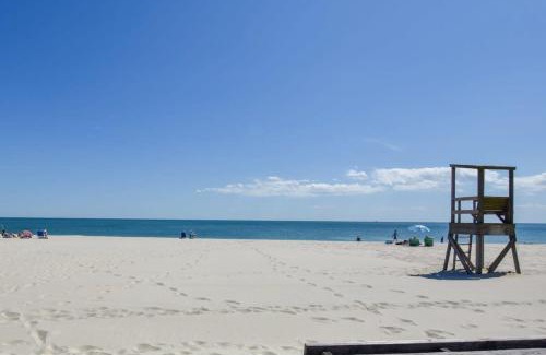 South Harwich Casa | 5 Min Walk to Red River Beach