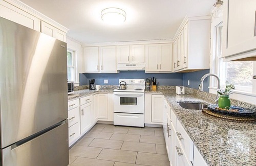 South Harwich Casa | 5 Min Walk to Red River Beach!