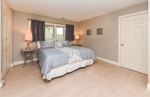Sea Pines Casa | 5 min walk to beach club, Sleeps 8, Pool!