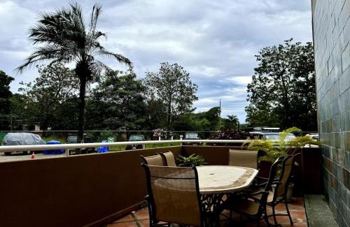 Barrio Santa Lucía Apartamento | . 5 min Walking Beach Jaco Apartment