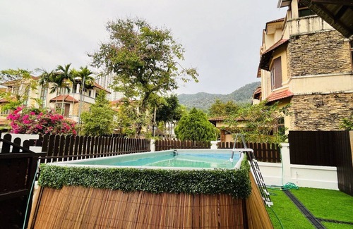 Batu Ferringhi Casa | 5 Mins Away From Beach !!