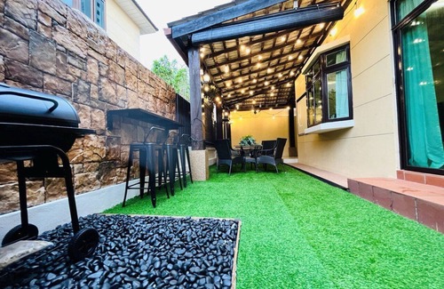 Batu Ferringhi Casa | 5 Mins Away From Beach !!
