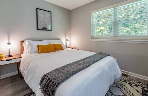 East Raleigh Apartamento | 5 mins from Downtown/Fast Wi-Fi/Free Coffee & Tea