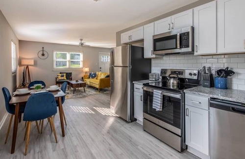 East Raleigh Apartamento | 5 mins from Downtown/Fast Wi-Fi/Free Coffee & Tea