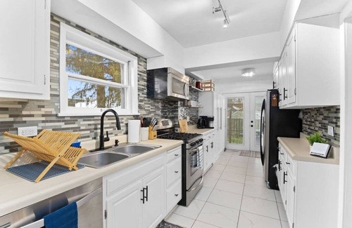 Peoria Casa | 5 mins from OSF/Carle Health