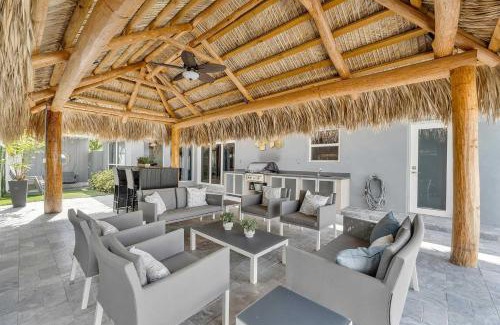 Coral Heights Casa | 5 mins to Beach Pool & Tiki Hut BBQ